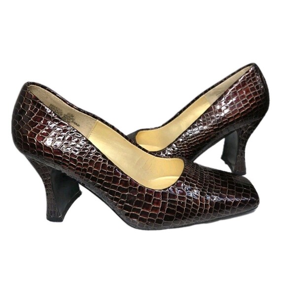 Bellini Women’s Size 6.5 Burgundy Croc Embossed Heels EUC Square Toe Pump - Picture 1 of 7
